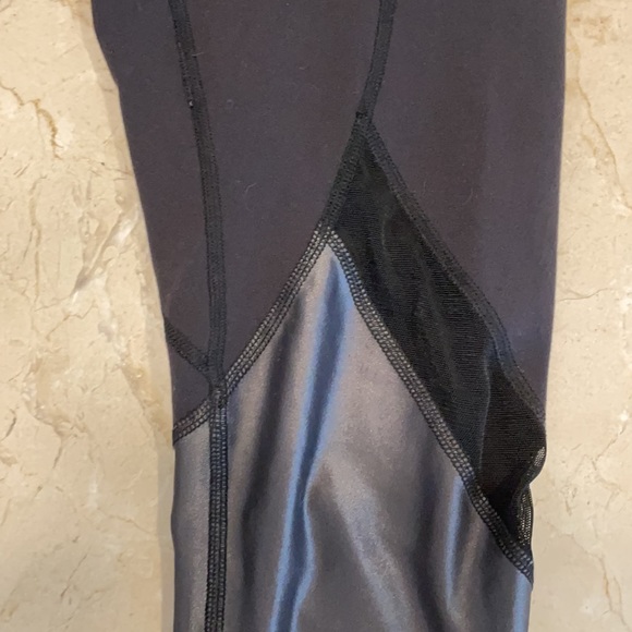 BEYOND YOGA SHIMMER LASER CUT LEGGINGS - Picture 3 of 6